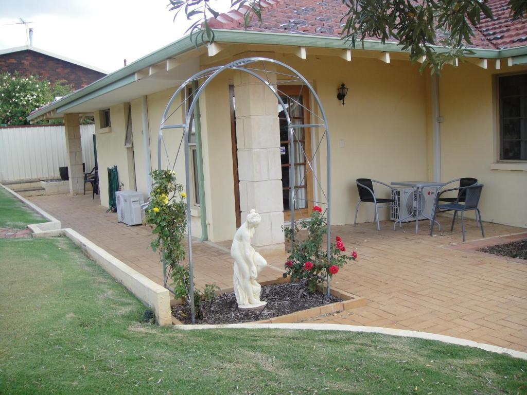 Armadale Cottage Bed & Breakfast Redcliffe Exterior photo