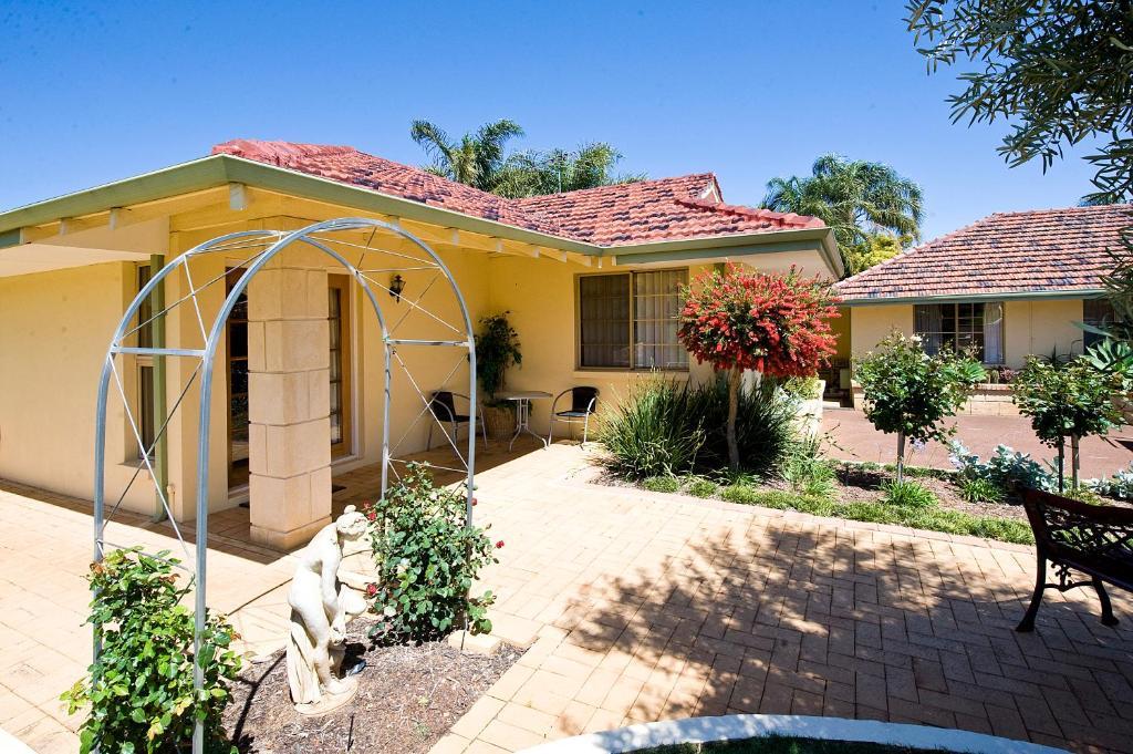 Armadale Cottage Bed & Breakfast Redcliffe Exterior photo